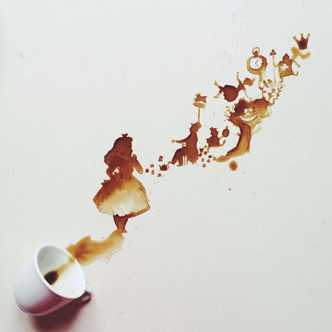Oeuvres d'art avec des gouttes de café