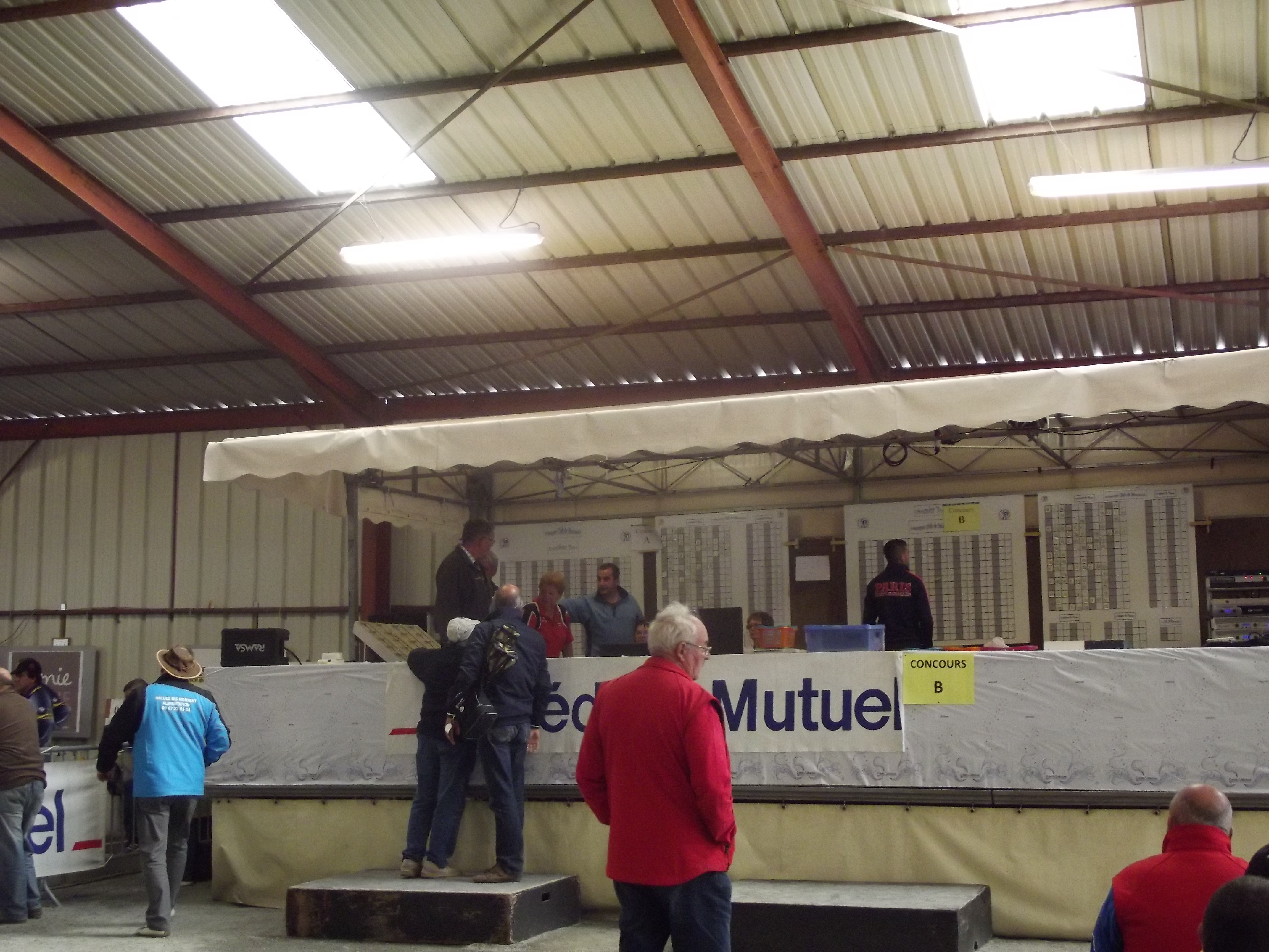 Bénévoles et joueurs... Bénévoles et joueurs...