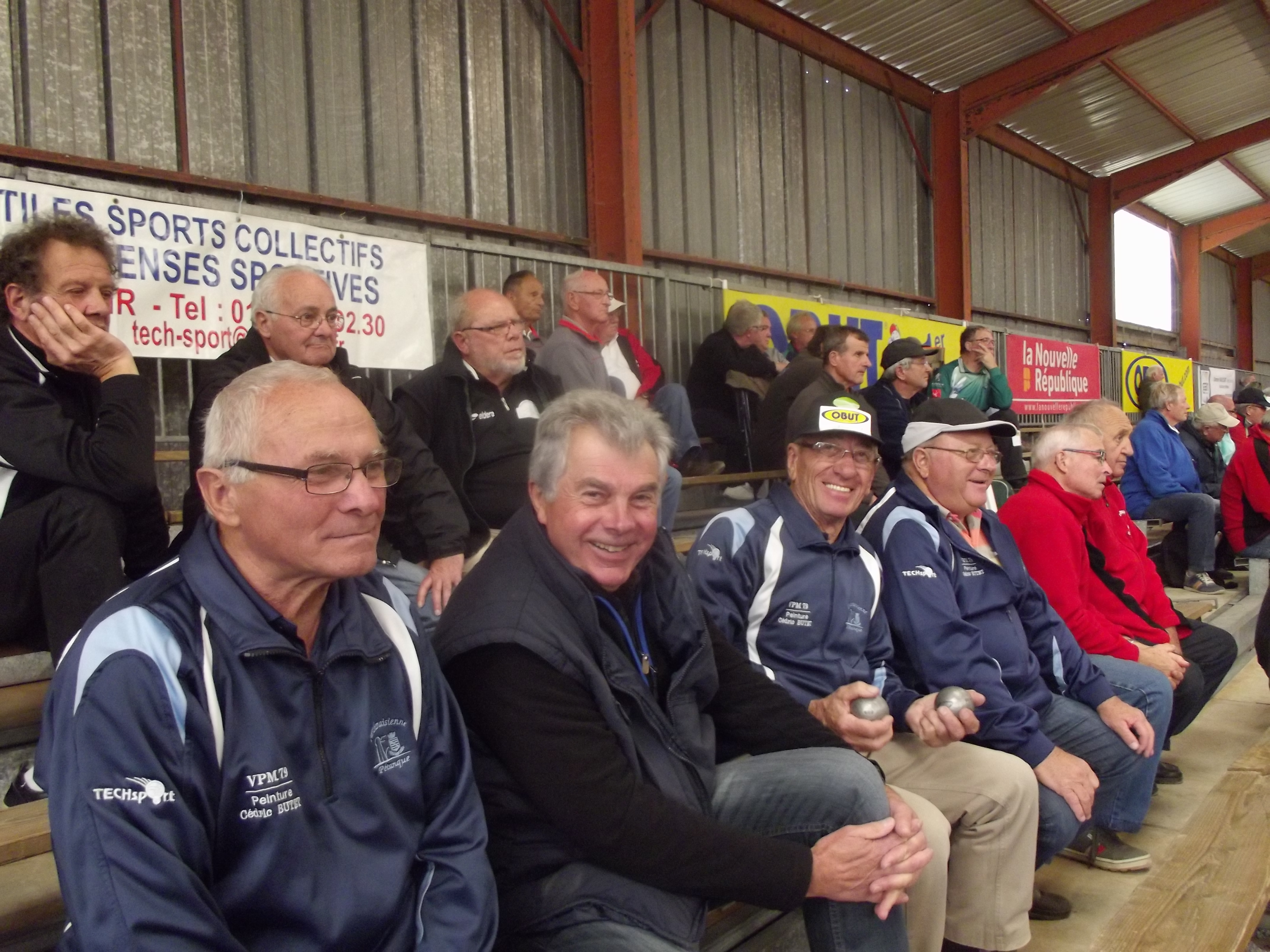 Bénévoles et joueurs... Bénévoles et joueurs...