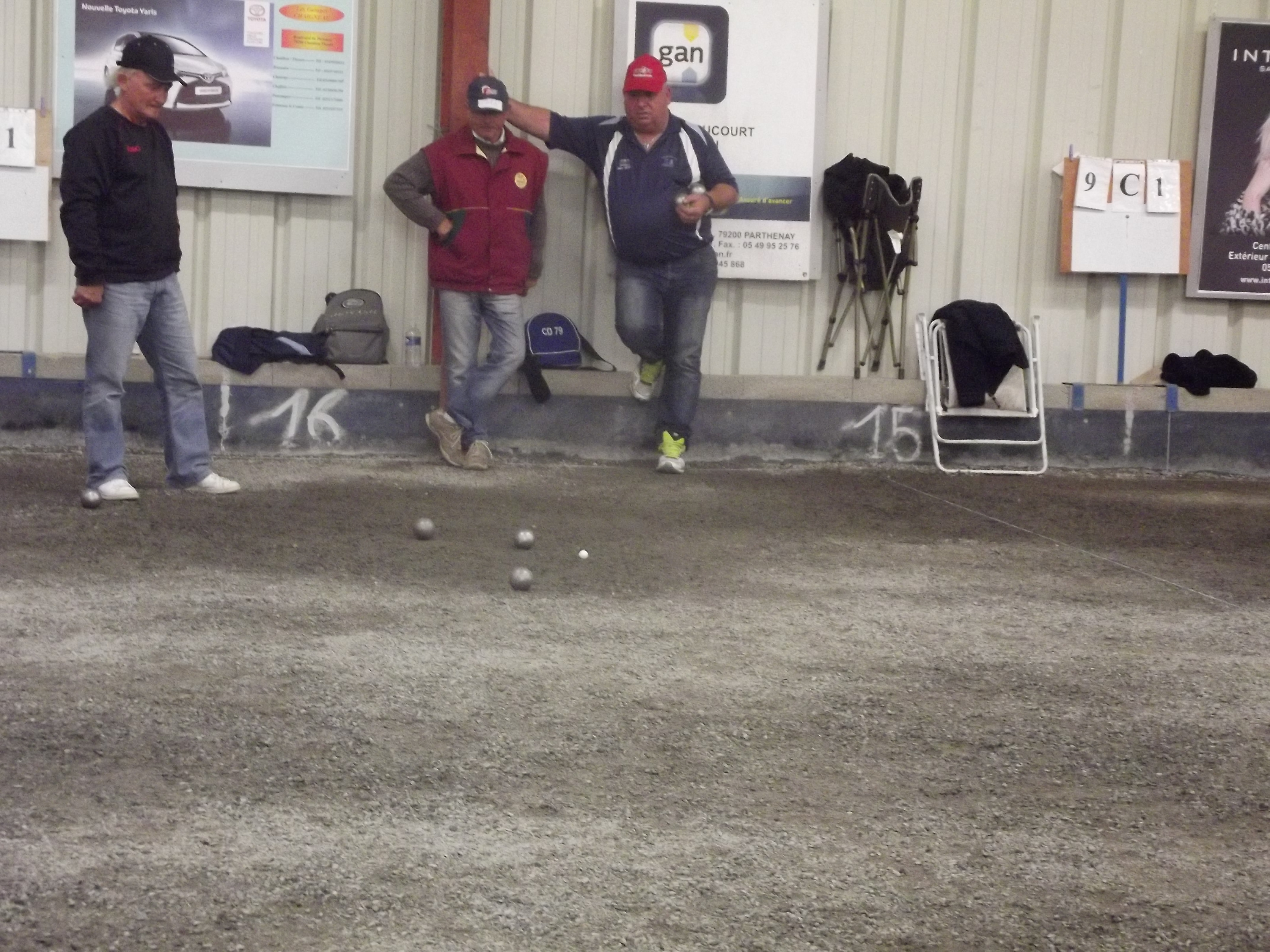 Bénévoles et joueurs... Bénévoles et joueurs...