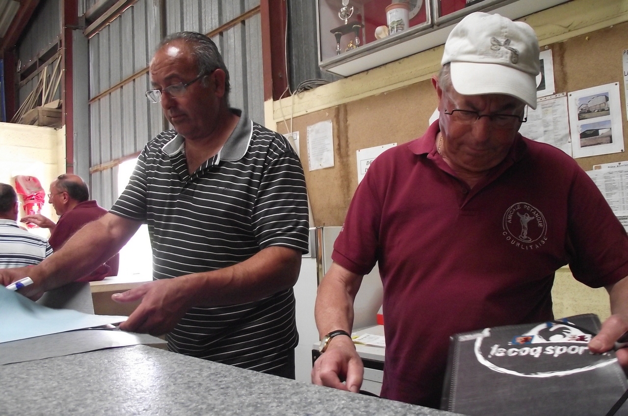 Coaches01.jpg Coaches01.jpg