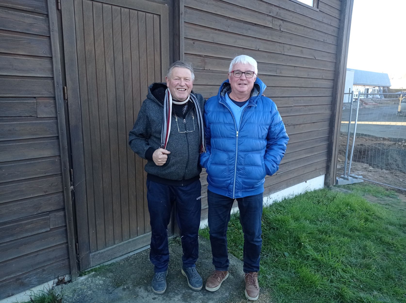 Joel et Michel gagnent le tir de précision