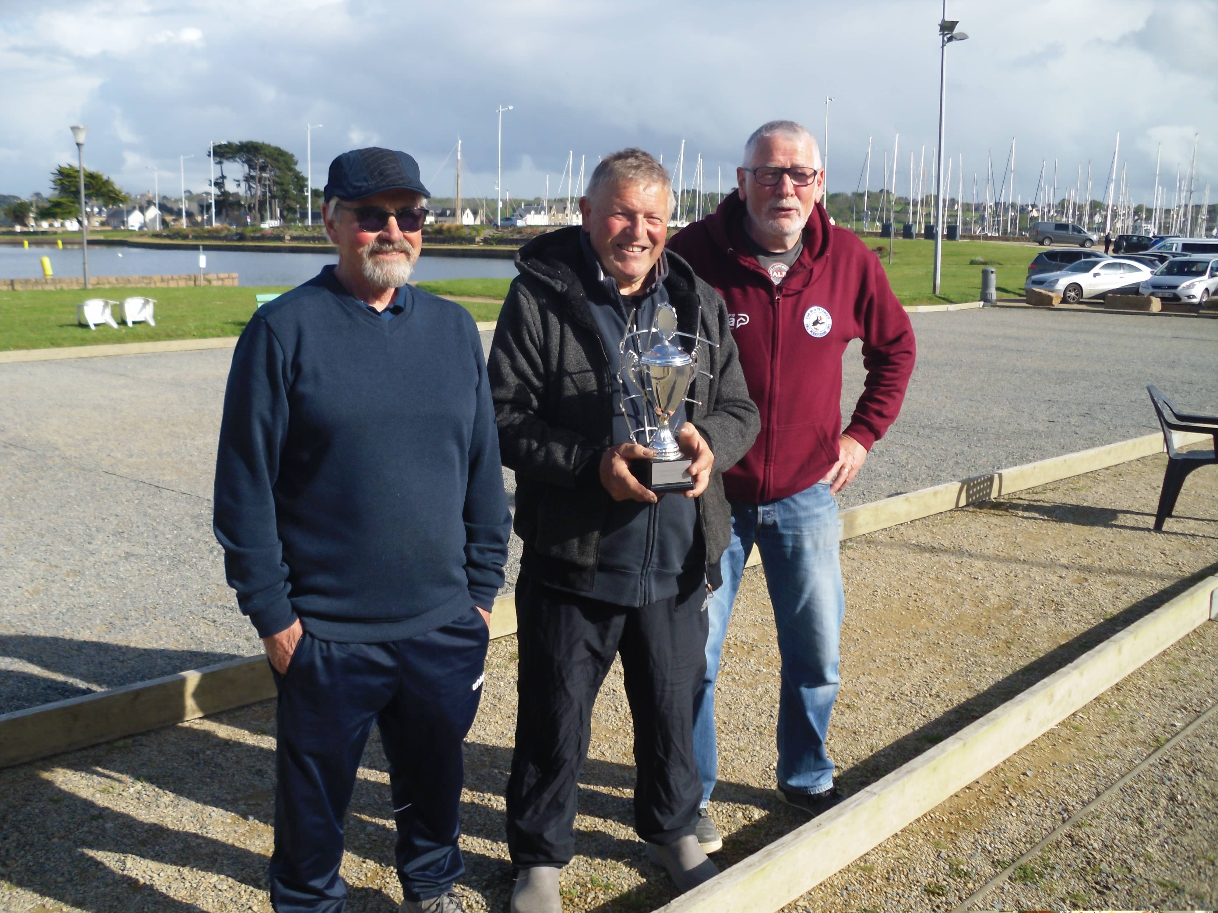 Victoire d'une équipe de PERROS Victoire d'une équipe de PERROS