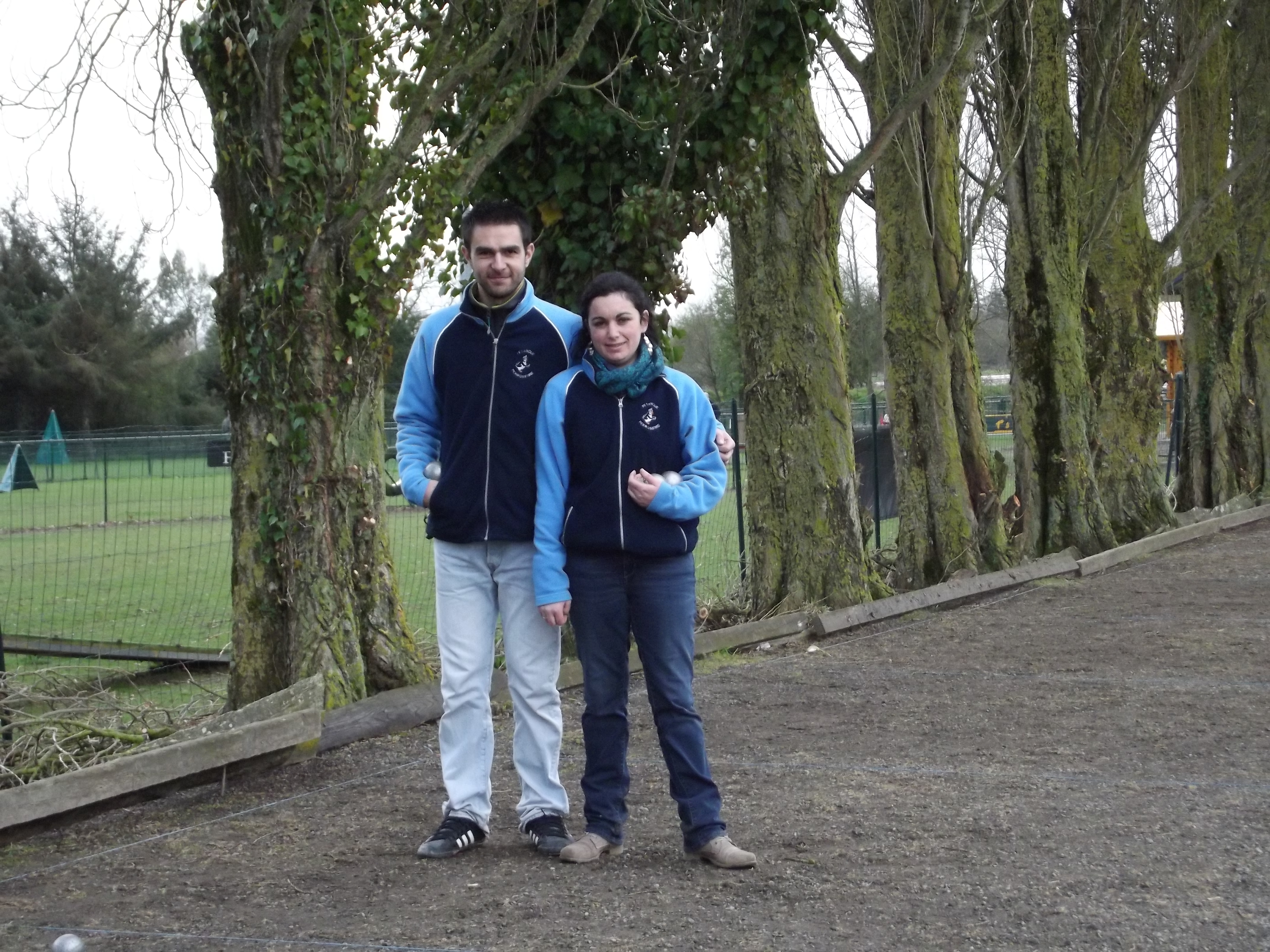 Bleu bleu tout est bleu meme les tenues du club de perros Bleu bleu tout est bleu meme les tenues du club de perros