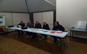 Les membres du bureaux  pendant les travaux Les membres du bureaux  pendant les travaux