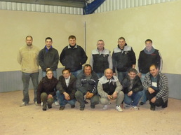 LES SENIORS ET LES FEMININES L'EMPORTENT, LES VETERANS S'INCLINENT LES SENIORS ET LES FEMININES L'EMPORTENT, LES VETERANS S'INCLINENT