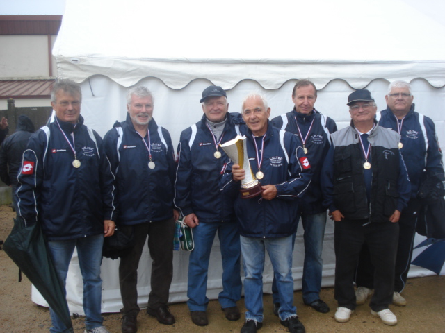 LES VETERANS THIELOIS CHAMPIONS D'ALLIER DES CLUBS 3EME DIVISION LES VETERANS THIELOIS CHAMPIONS D'ALLIER DES CLUBS 3EME DIVISION