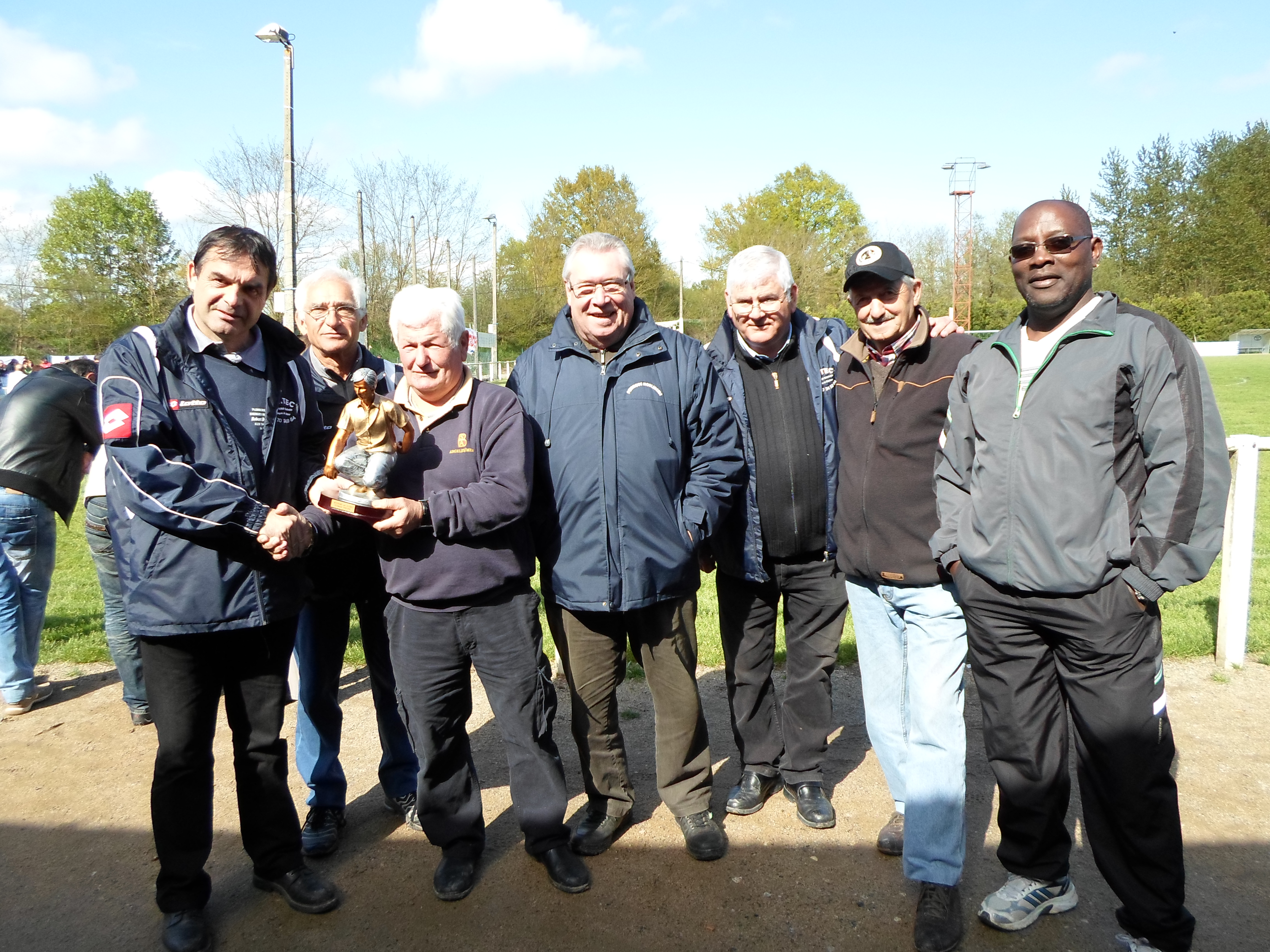 JOURNEE VETERANS EN CLUBS DU LUNDI 7 AVRIL : CONCOURS COMPLET JOURNEE VETERANS EN CLUBS DU LUNDI 7 AVRIL : CONCOURS COMPLET