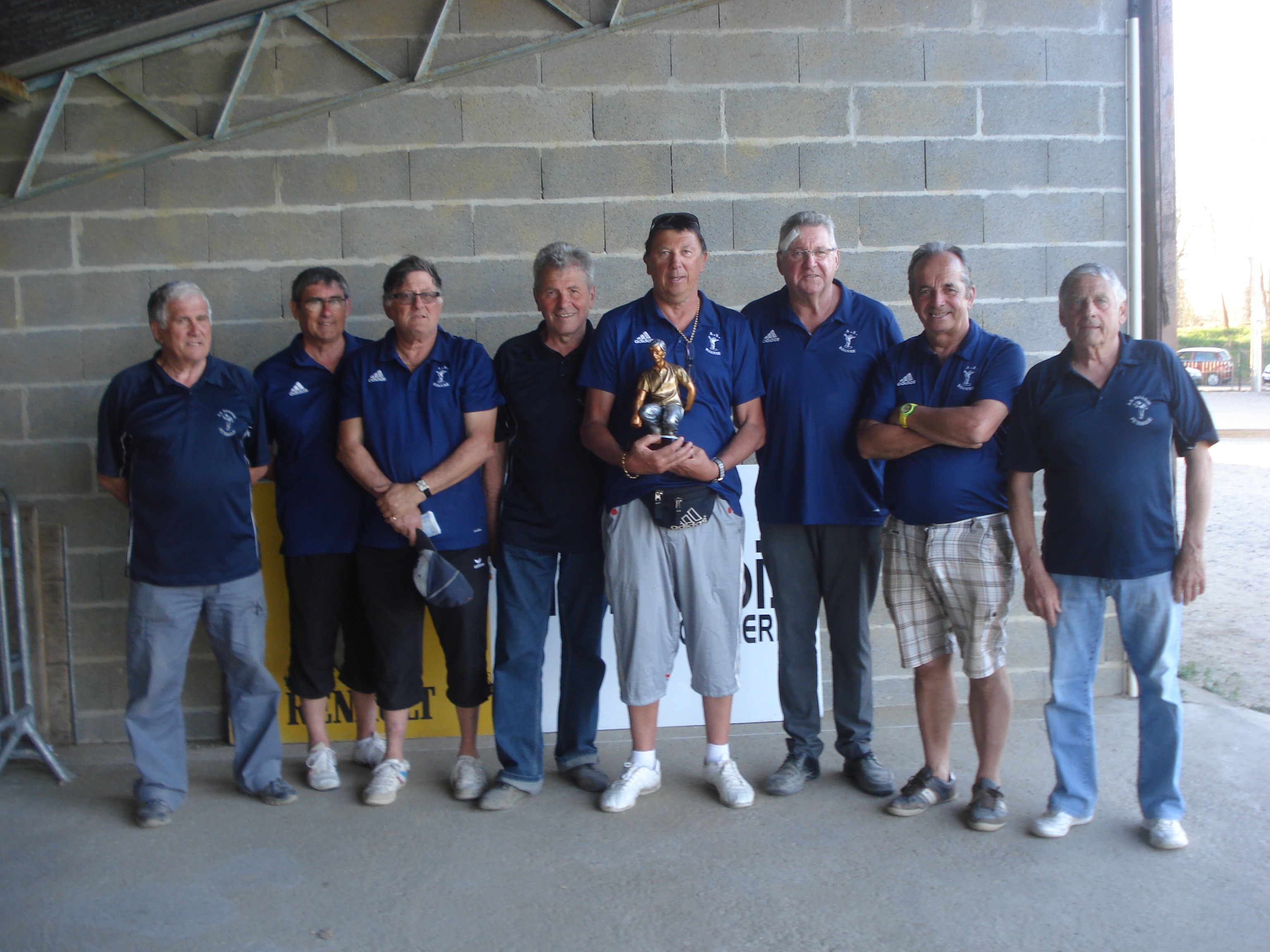 6eme Vétérans en Clubs : Le Bouchon est lancé... 6eme Vétérans en Clubs : Le Bouchon est lancé...