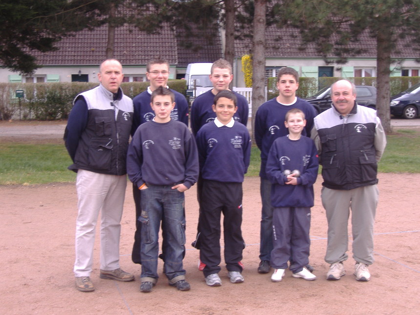LES JEUNES DEBUTENT PAR UNE VICTOIRE LES JEUNES DEBUTENT PAR UNE VICTOIRE