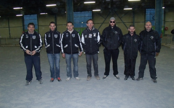 JEU PROVENCAL TRIPLETTES : LES THIELOIS CONSERVENT LEUR TITRE DEPARTEMENTAL