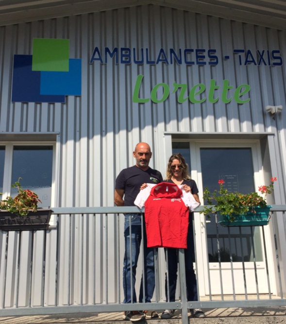 Des nouveaux Polos grâce à nos sponsors. Des nouveaux Polos grâce à nos sponsors.