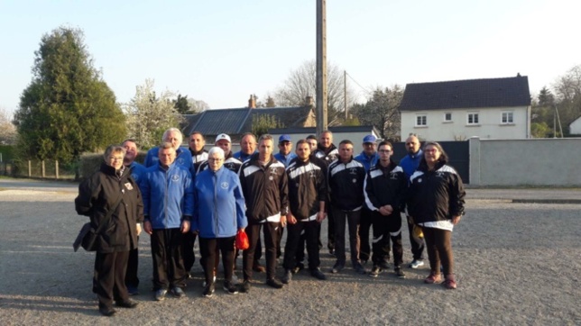 les 2 équipes sous un vent glacial les 2 équipes sous un vent glacial