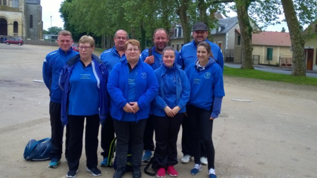 Ah quelles sont jolies les filles de la chapelle .... Ah quelles sont jolies les filles de la chapelle ....