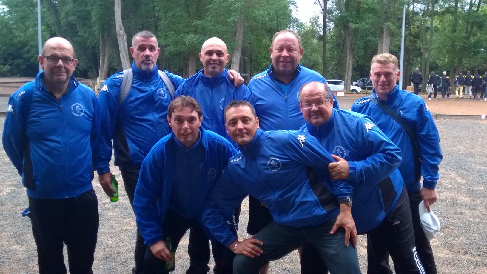 Mendès , Cap's , Sac , Phil , Chill , Roro , el presidente , Robert après l'accession Mendès , Cap's , Sac , Phil , Chill , Roro , el presidente , Robert après l'accession