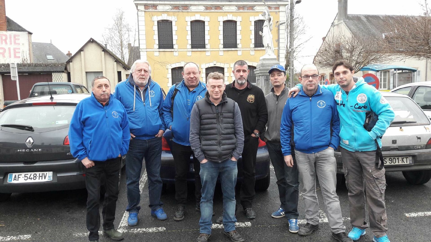 Jean-yves , didier , rodolphe , seb , david P , david C , lolo , sylvain , alain et gianni ont participé à ce premier WE de pétanque