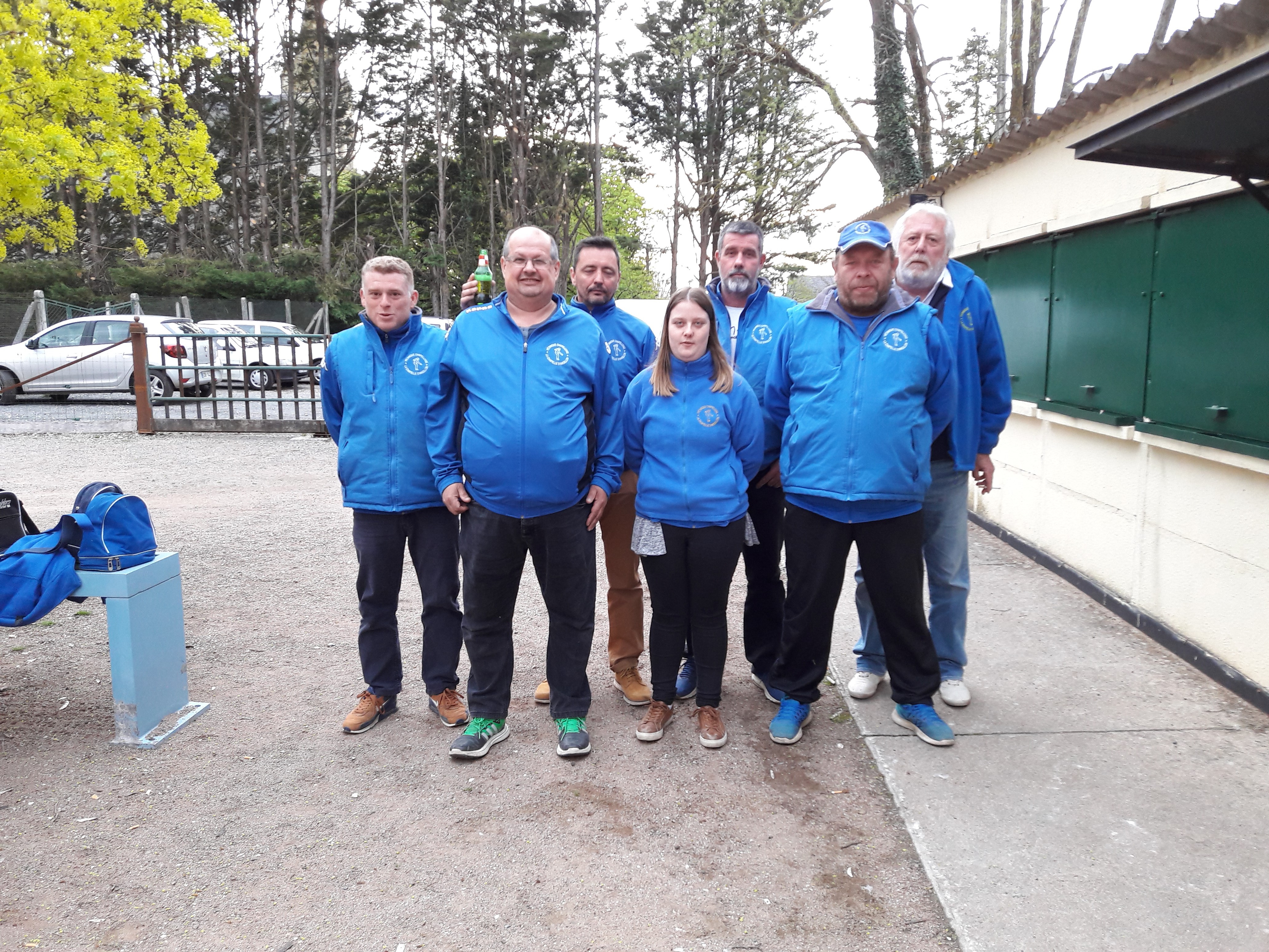 les petits chapellois dirigés par le capitaine DIDIER les petits chapellois dirigés par le capitaine DIDIER