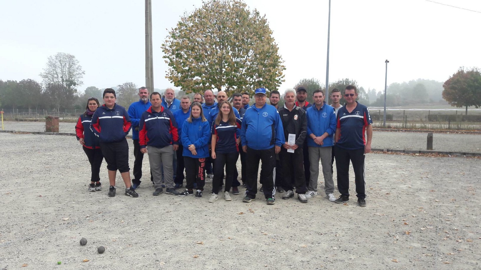 les 2 équipes avant la partie les 2 équipes avant la partie