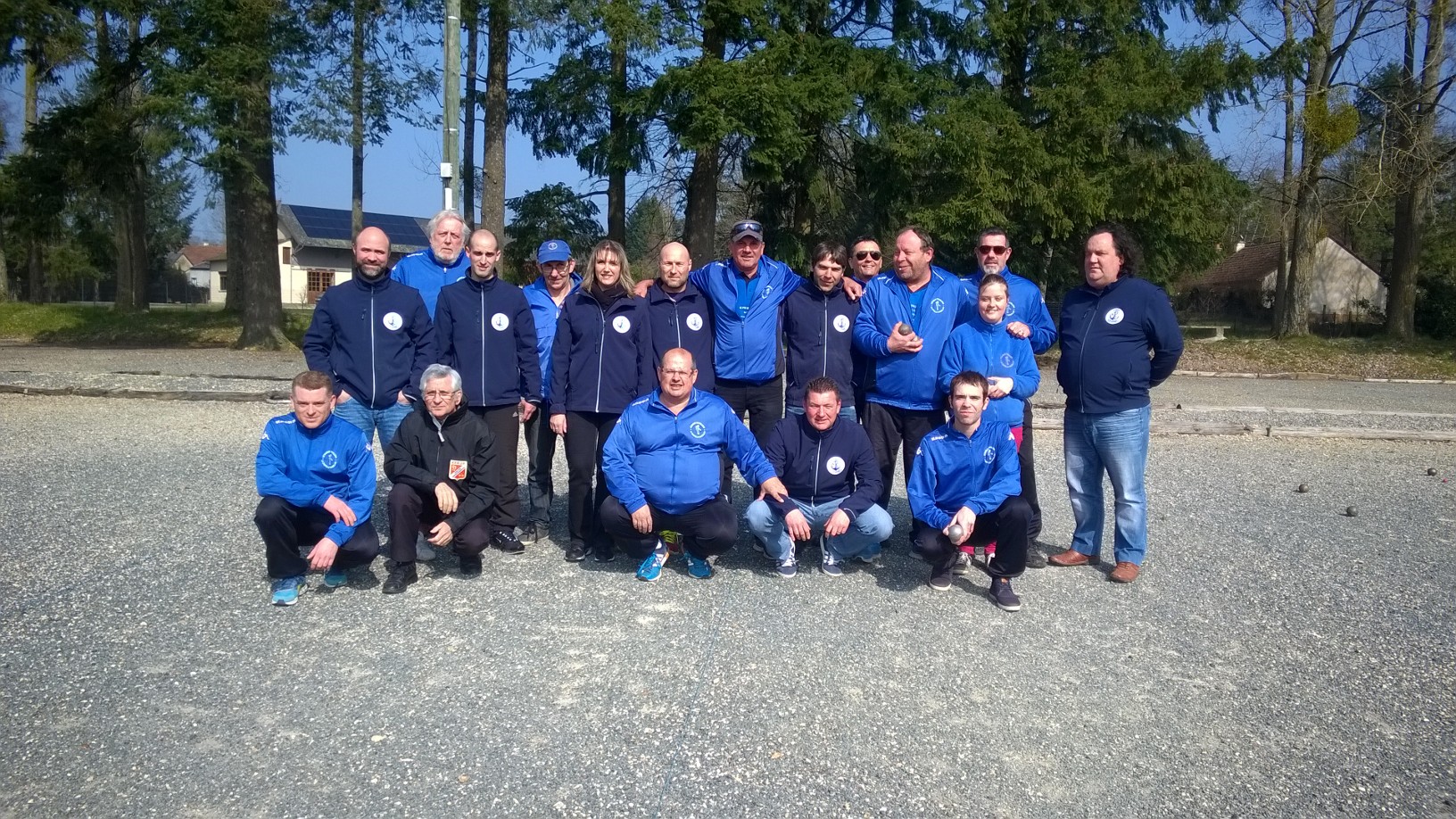 seb , diider , jc , gianni(cap) , franck ,david , rodolphe , nicolas , mathilde et david seb , diider , jc , gianni(cap) , franck ,david , rodolphe , nicolas , mathilde et david