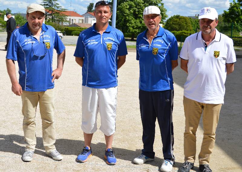 José, Laurent et Gérard avec leur délégué Jean-Pierre Rauly