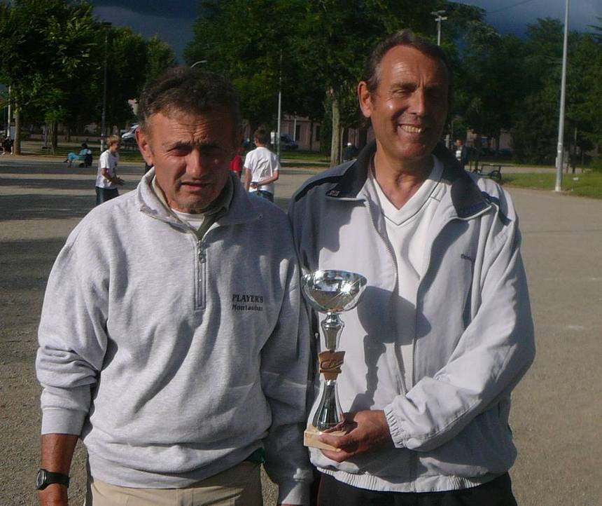 Les vainqueurs 2008 du concours de pétanque des Player's (Louis Larroque et Jean-Louis Fourcade)