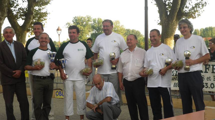 Les finalistes lors de la remise des récompenses Les finalistes lors de la remise des récompenses