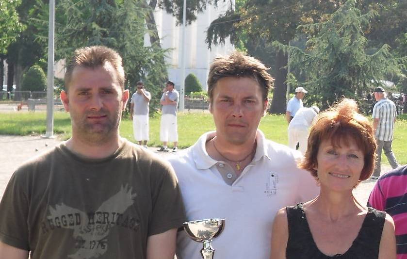 Les frères Calderan avec notre trésorière (Solange, la victoire ne se monnaie pas !)