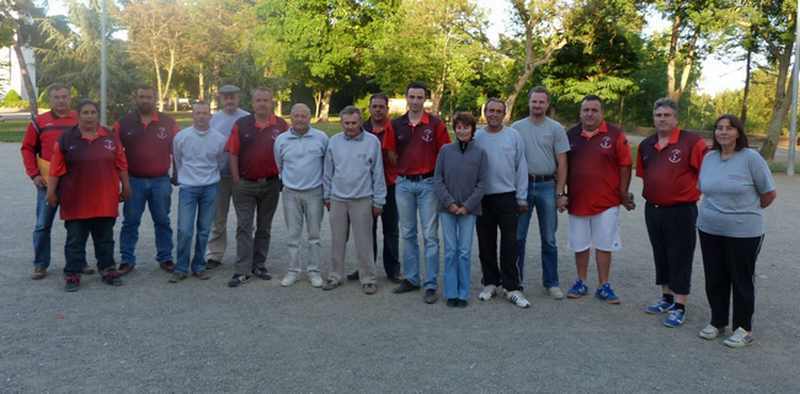 Les deux équipes avant la rencontre Les deux équipes avant la rencontre