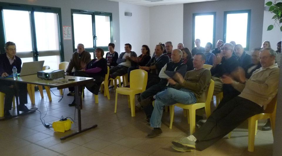 Une assemblée studieuse Une assemblée studieuse