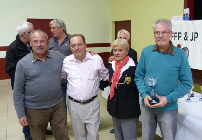 La coupe pour le titre départemental en CDC Jeu Provençal pour les Player's