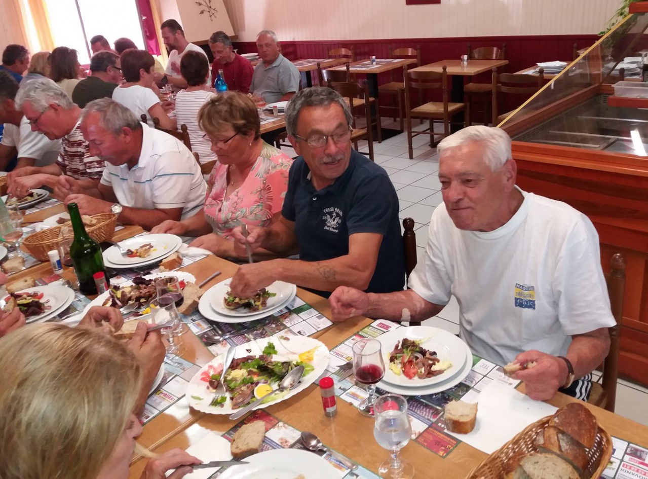 2017 mai à Bioule la journée du club 2017 mai à Bioule la journée du club