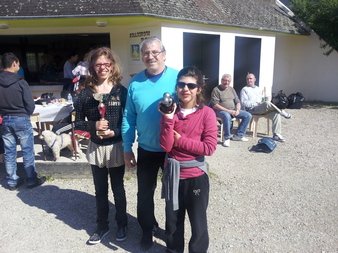 Initiation a la pétanque pour de trés jeunes handicapés