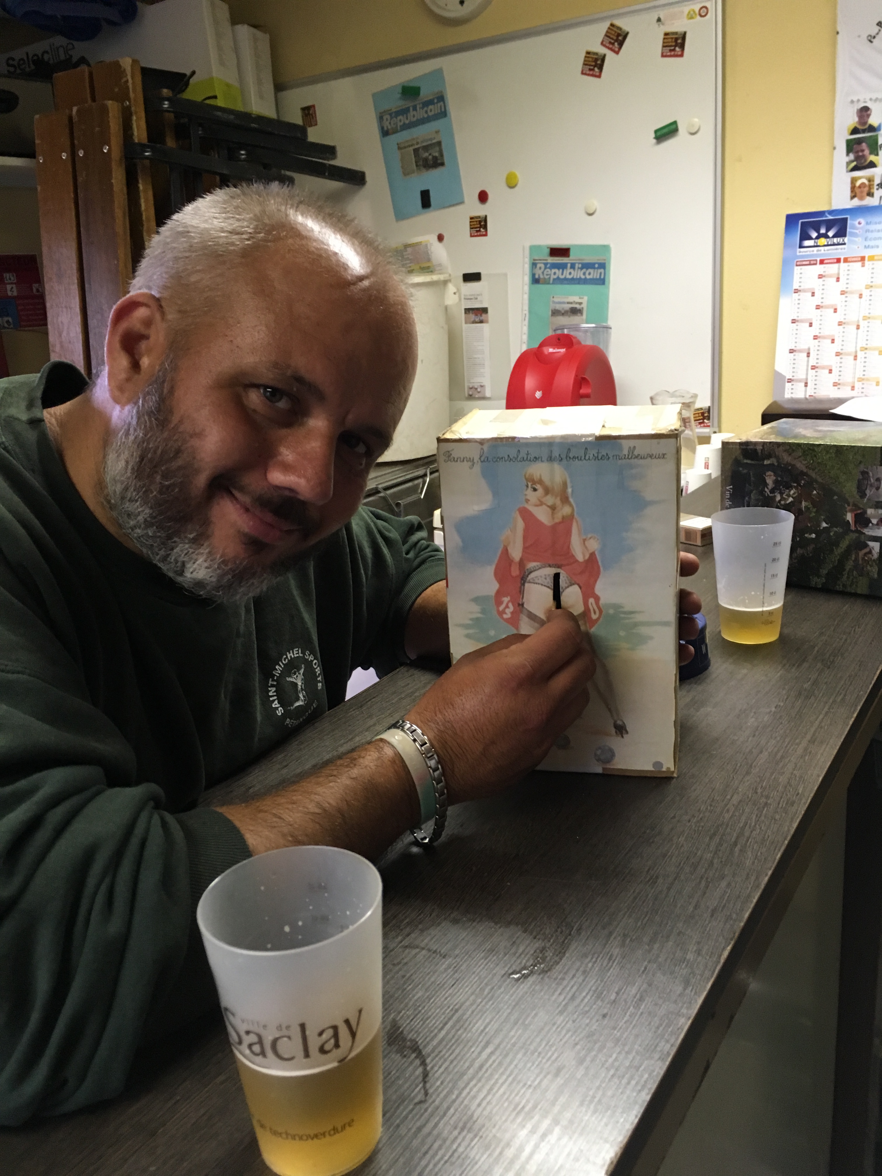 1 Pièce dans la fente le Guigui 1 Pièce dans la fente le Guigui