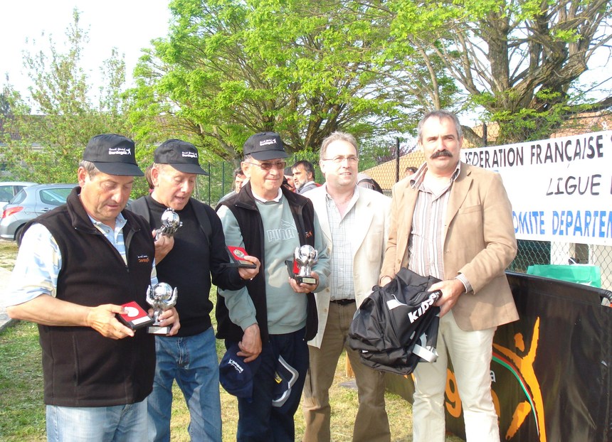 CHALLENGE SENIORS SOYEZ SPORTS. CHALLENGE SENIORS SOYEZ SPORTS.