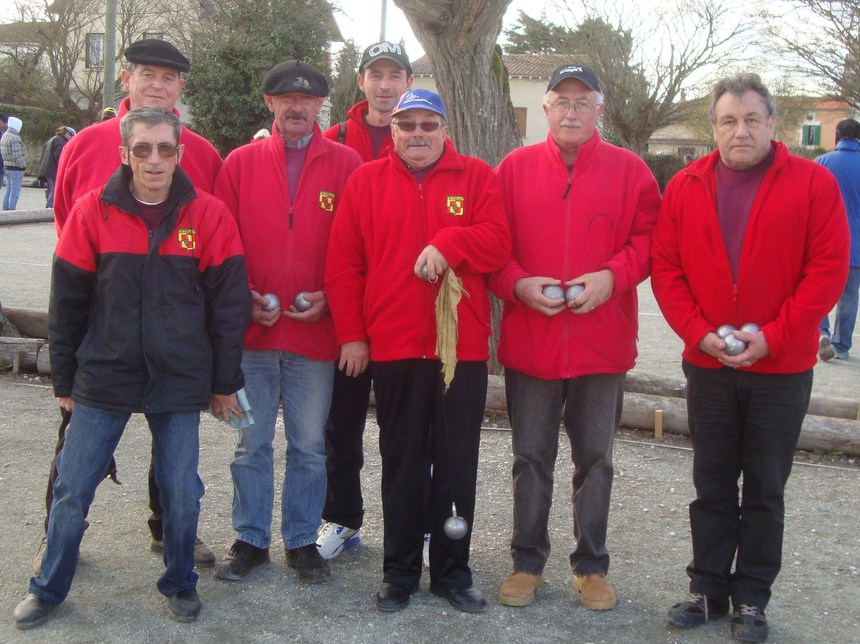ST AULAYE2:F.LAJUZAN,J.CRASSAT,G. LAVAL,L.AGUESSEAU,S.GAY,JB.PERRIER,A.SCHWARZWAELDER.