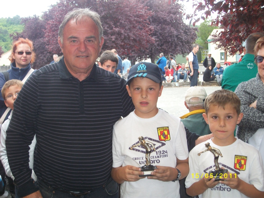 Corentin et Théo remettent le couvert.