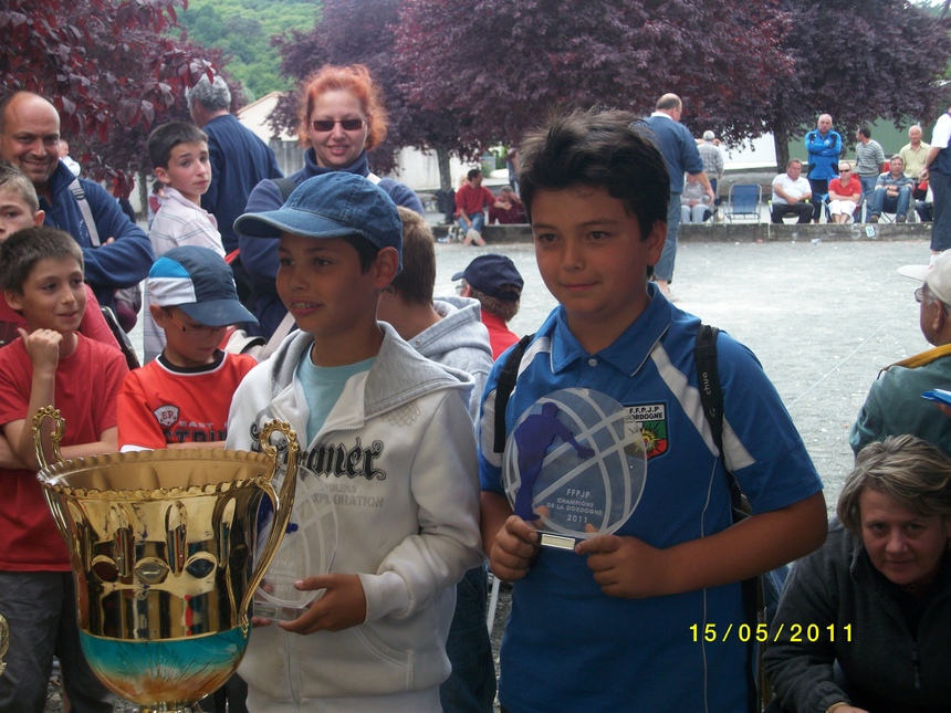 Corentin et Théo remettent le couvert.