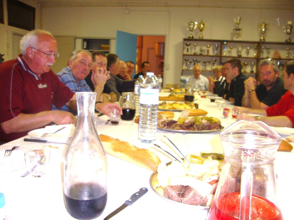 La troisième mi-temps de la rencontre ST AULAYE-SARLAT.