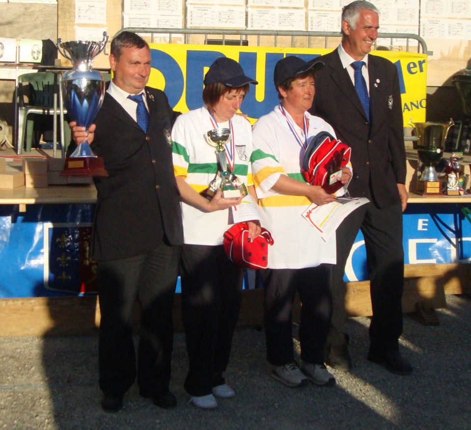 THIERRY Patricia et  LOPEZ Sylvie (ARTIX) CHAMPIONNES de LIGUE  doublette.