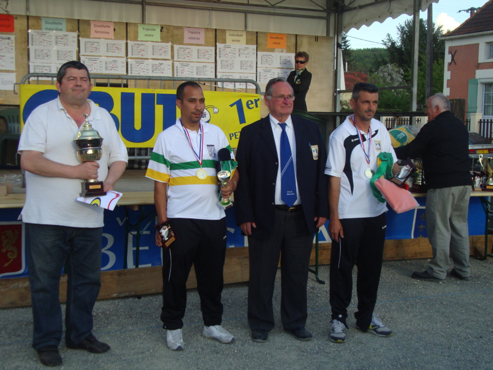 CONTRERAS José (PETANQUE BACALANAISE) Champion Tête à Tête et PEYRET Laurent vice champion (BOULE FONTENAISIENNE).