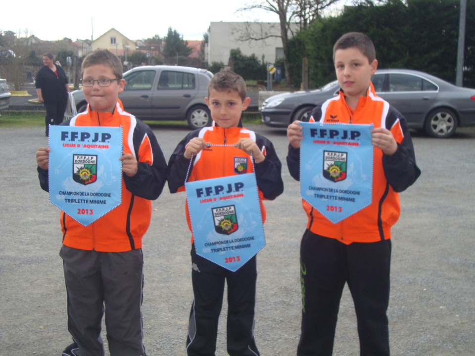 Nathan BOUCHER,Corentin BERGE et Théo AGUESSEAU Champions de Dordogne minimes triplettes.