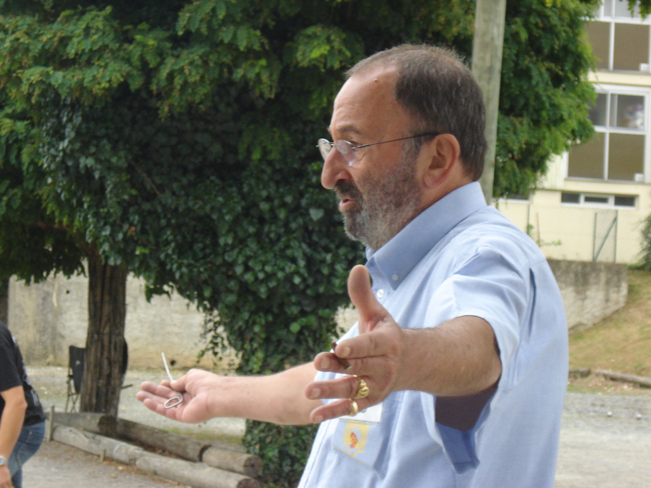Tonton: "c'est facile le point !!!" Tonton: "c'est facile le point !!!"