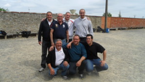 Match d'appui entre Saints et Penchard pour la premiére place de la 3ème division groupe 3. Match d'appui entre Saints et Penchard pour la premiére place de la 3ème division groupe 3.