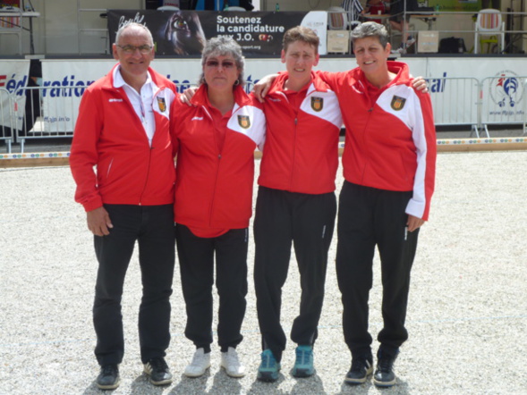 FELICITATIONS A NOTRE EQUIPE FEMININE (Coach Bernard GAMBIN,MMES BESSOU CLAUDETTE,MASSE MARYLINE ET GONZALEZ NADINE)ELIMINEE EN 8EME DE FINALE LORS DES CHAMPIONNATS DE FRANCE QUI SE SONT DEROULES A AX LES THERMES LES 1 ET 2 JUILLET 2017. FELICITATIONS A NOTRE EQUIPE FEMININE (Coach Bernard GAMBIN,MMES BESSOU CLAUDETTE,MASSE MARYLINE ET GONZALEZ NADINE)ELIMINEE EN 8EME DE FINALE LORS DES CHAMPIONNATS DE FRANCE QUI SE SONT DEROULES A AX LES THERMES LES 1 ET 2 JUILLET 2017.