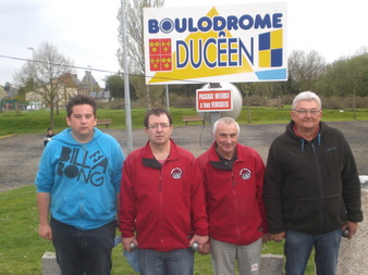 ci dessus les finalistes VAINQUEURS l' équipe d' AGNEAUX ci dessus les finalistes VAINQUEURS l' équipe d' AGNEAUX