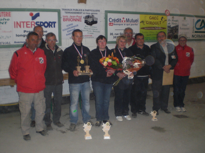 LES FINALISTES        -                ARBITRES            -               DELEGUES         -                     PRESIDENTS LES FINALISTES        -                ARBITRES            -               DELEGUES         -                     PRESIDENTS