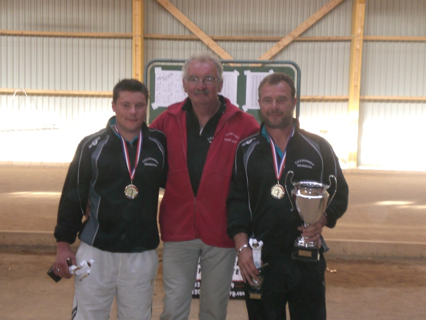 les champions 2011 FALLET elvis - CLEMENT stéphane ( CO SOURDEVAL ) les champions 2011 FALLET elvis - CLEMENT stéphane ( CO SOURDEVAL )