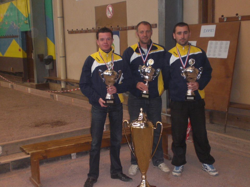 les champions: PESTOUR julien- LECAN yvan - DUGAL florian les champions: PESTOUR julien- LECAN yvan - DUGAL florian