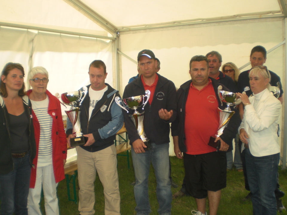 les VAINQUEURS: stéphane LEBOURGEOIS- sylvain PILEWSKI- christian VARASSE