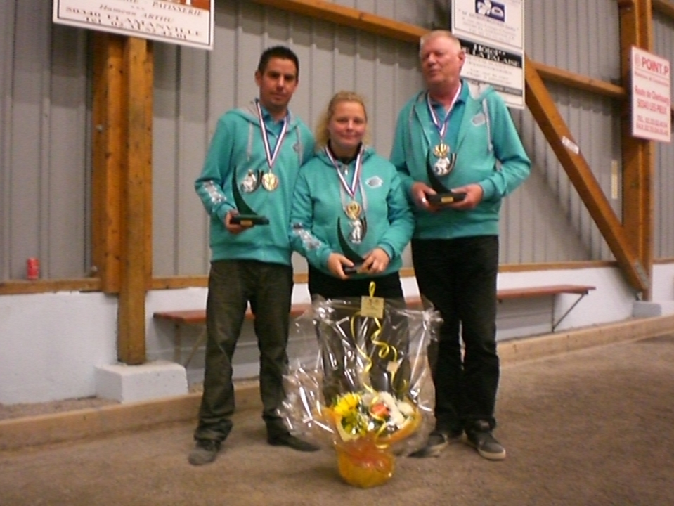VAINQUEURS:   john DEROUET - wenda DEROUET - jean BLANC